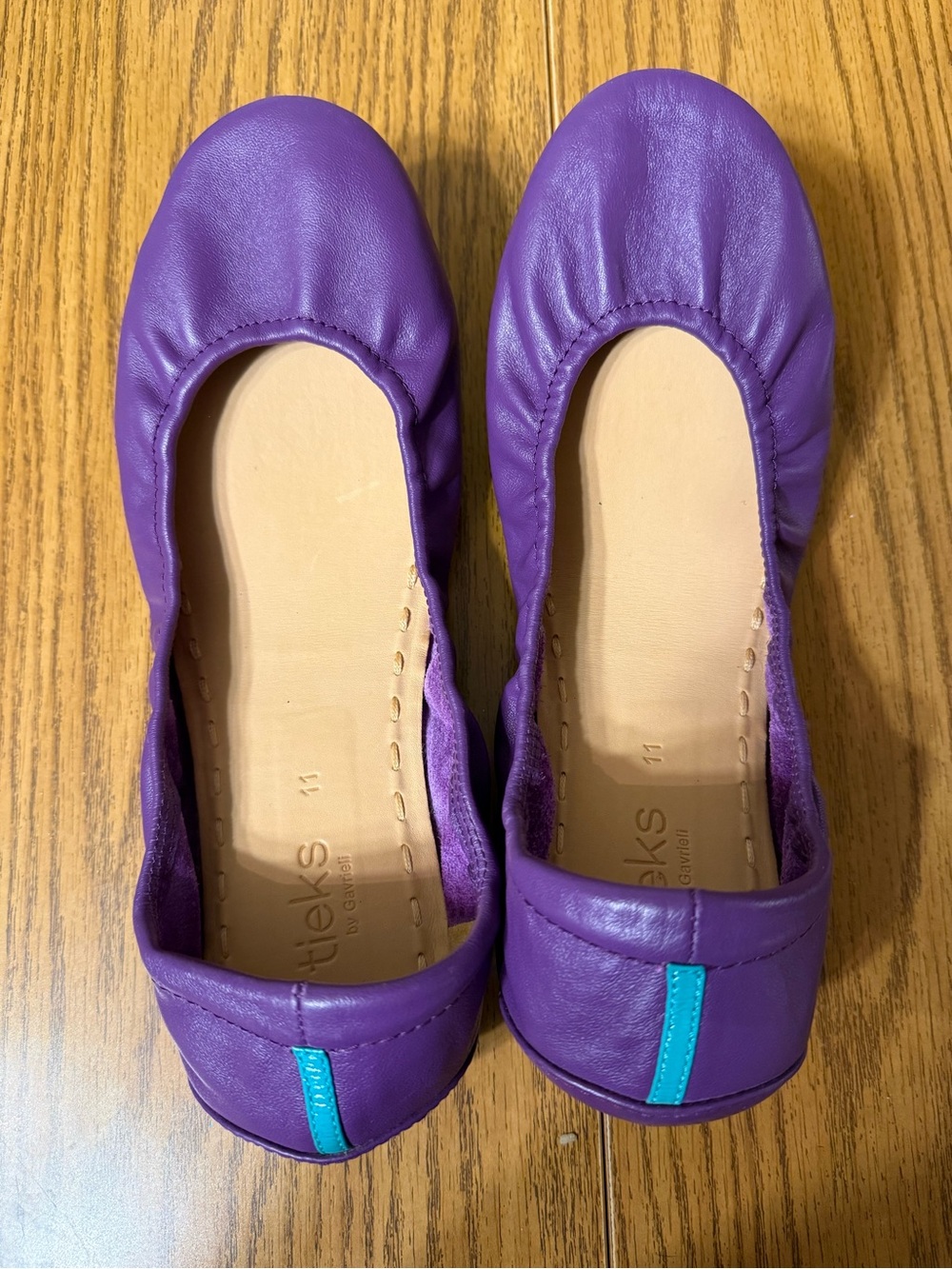 Like New Lilac Tieks Size 11